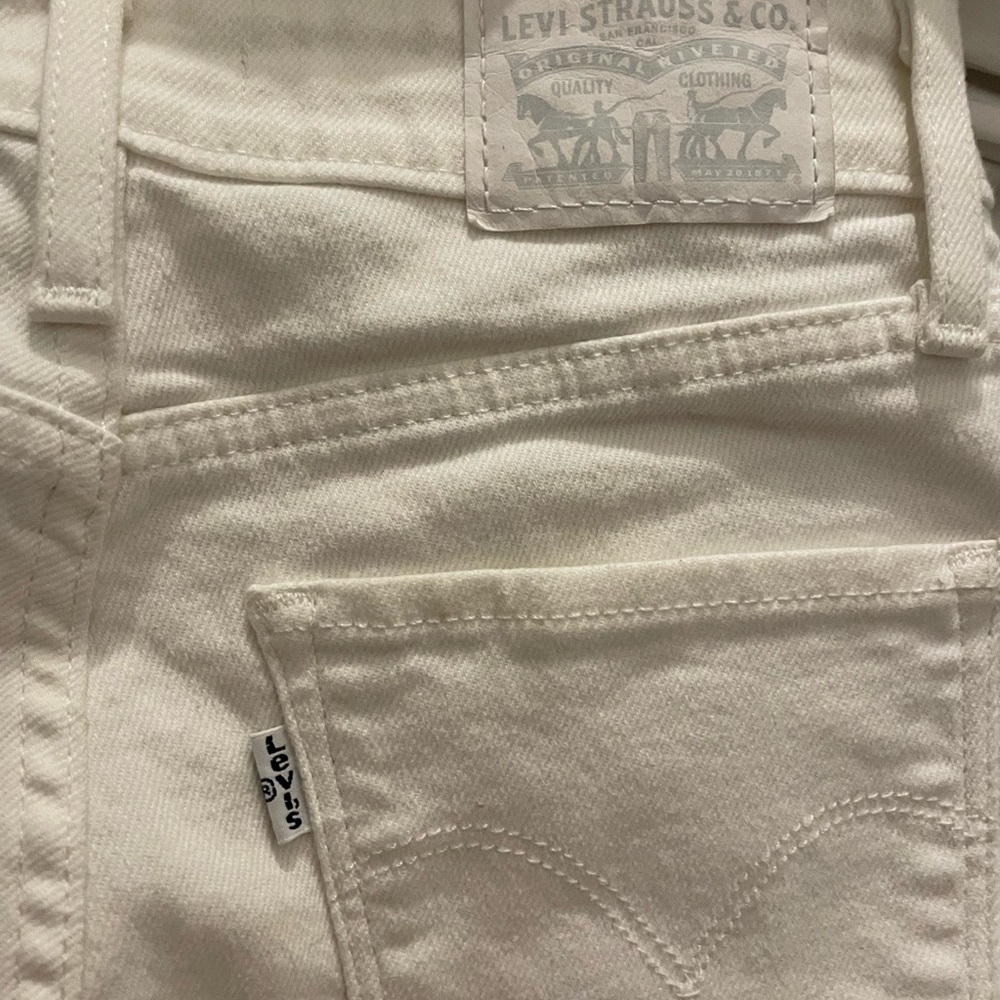 Jeans - Picture 2 of 3